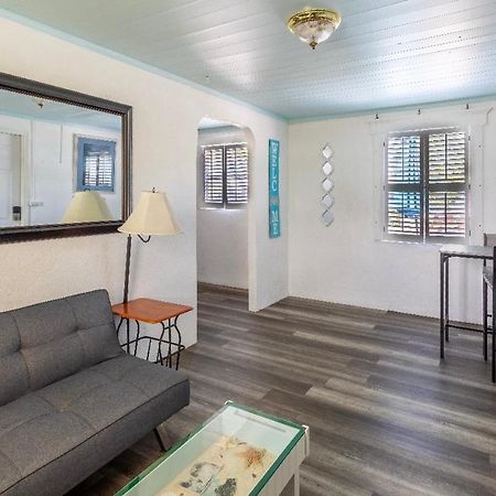 Bungalow 1 Minute From The Beach Suite #3 Englewood Extérieur photo
