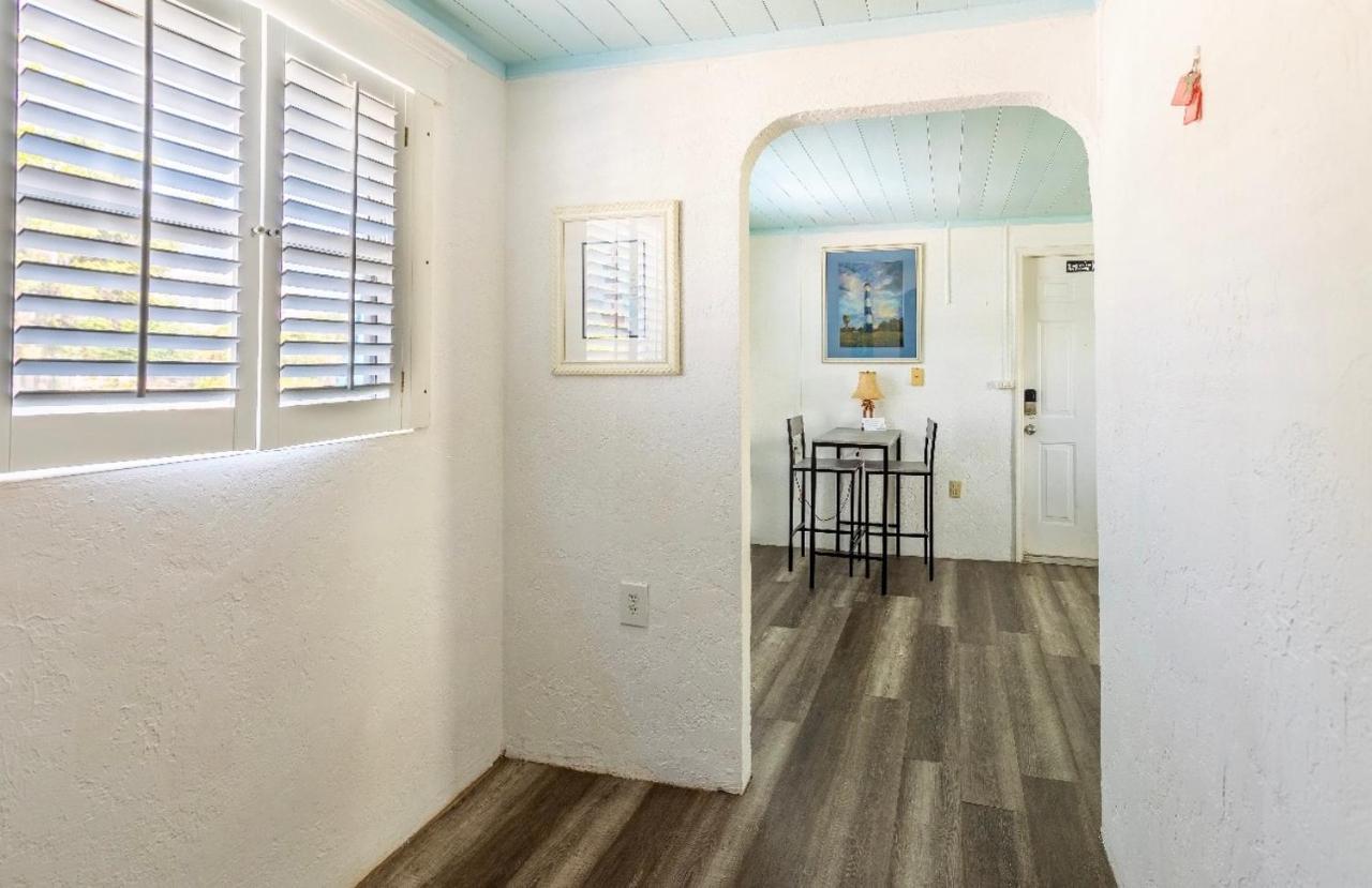 Bungalow 1 Minute From The Beach Suite #3 Englewood Extérieur photo